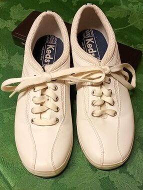 Keds Women's Leather White Low-Top Sneakers Sz 7